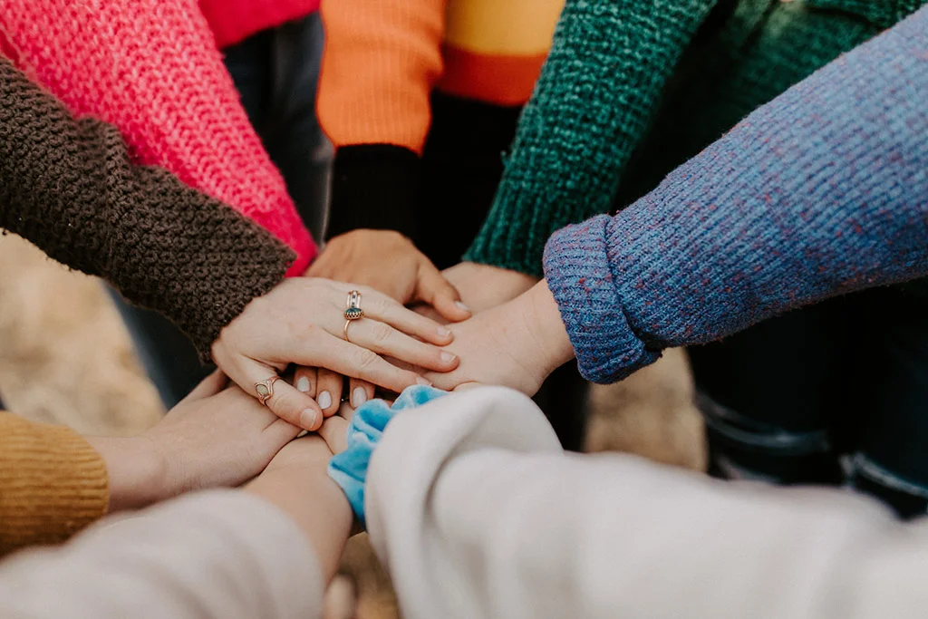 Leadership Styles: The 6 Primary Leadership Styles, Pros & Cons of Each & How to Figure Out Which is Best